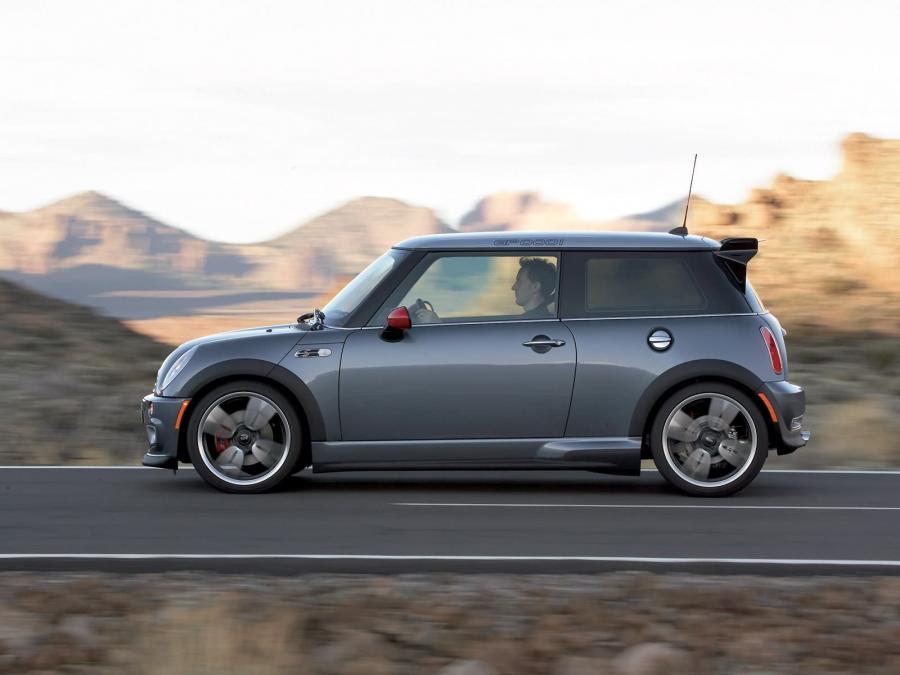  Mini Cooper S with JCW GP Kit 2006 года  (фото 17 из 22)